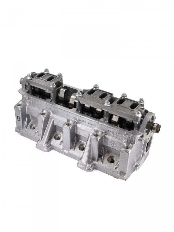 Головка блока с распредвалом и клапанами