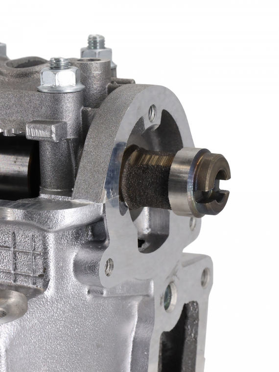 Головка блока с распредвалом и клапанами