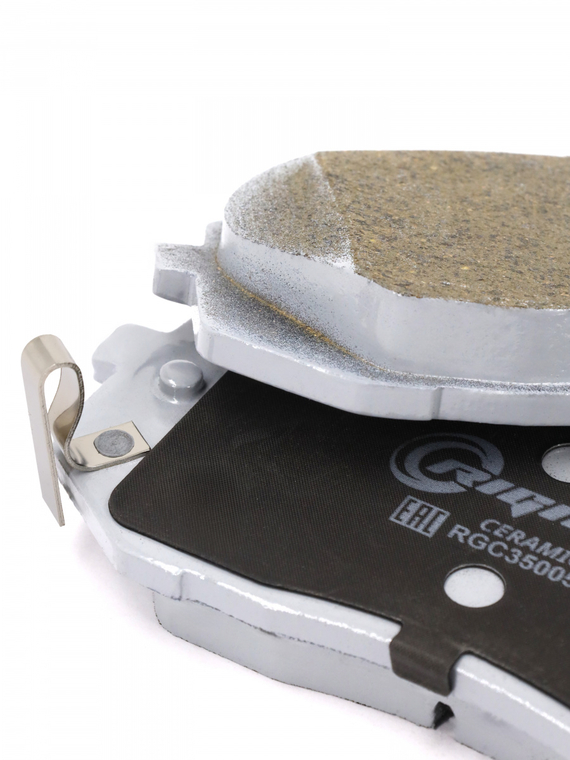 Комплект керамических тормозных колодок 581010ZA00