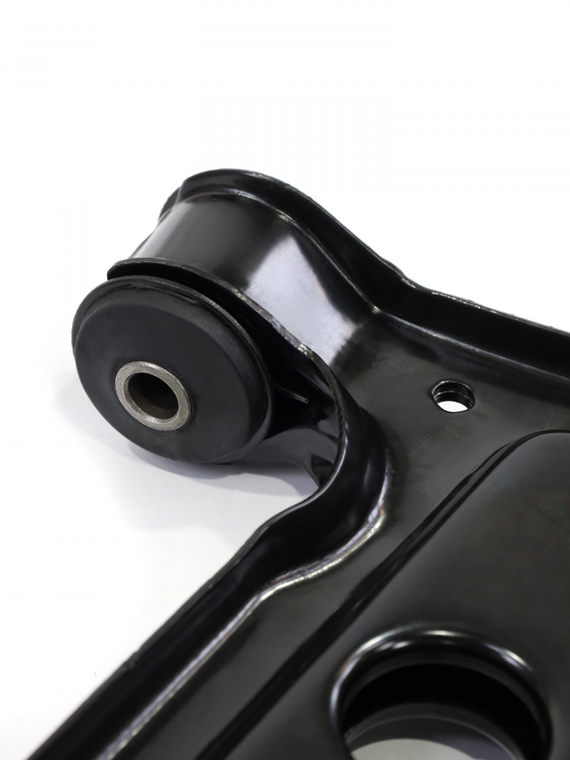 Рычаг передней подвески правый в сборе