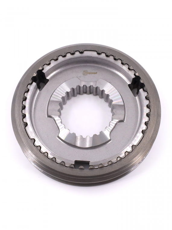 Муфта синхронизатора 5-й передачи и заднего хода коробки перемены передач в сборе со ступицей