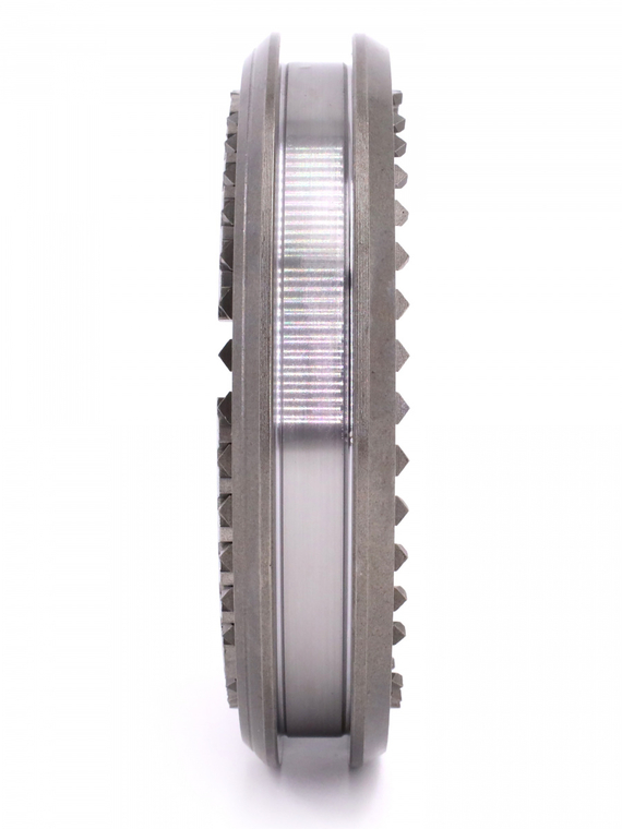 Муфта синхронизатора 5-й передачи и заднего хода коробки перемены передач в сборе со ступицей