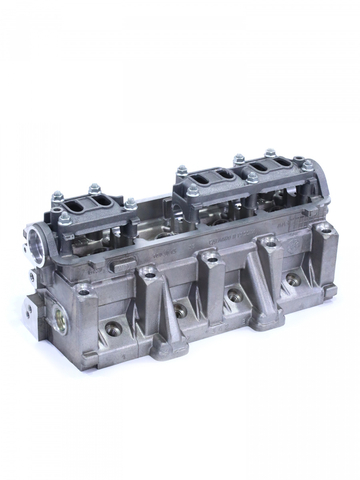 Головка блока цилиндров с клапанами
