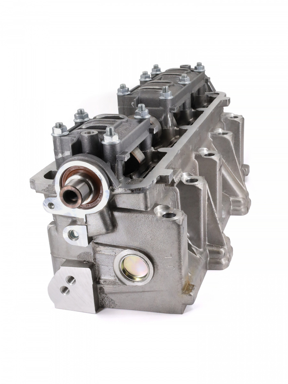 Головка блока цилиндров с  распредвалом и клапанами