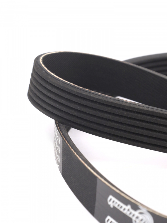 Ремень поликлиновой 6PK823